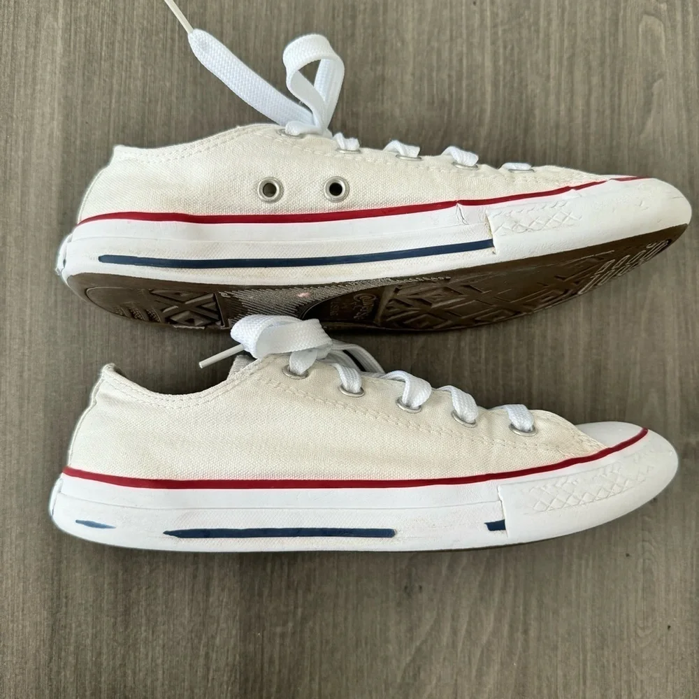 Converse Chuck Taylor All Star low Top sneakers shoes Off White kids size 2.5